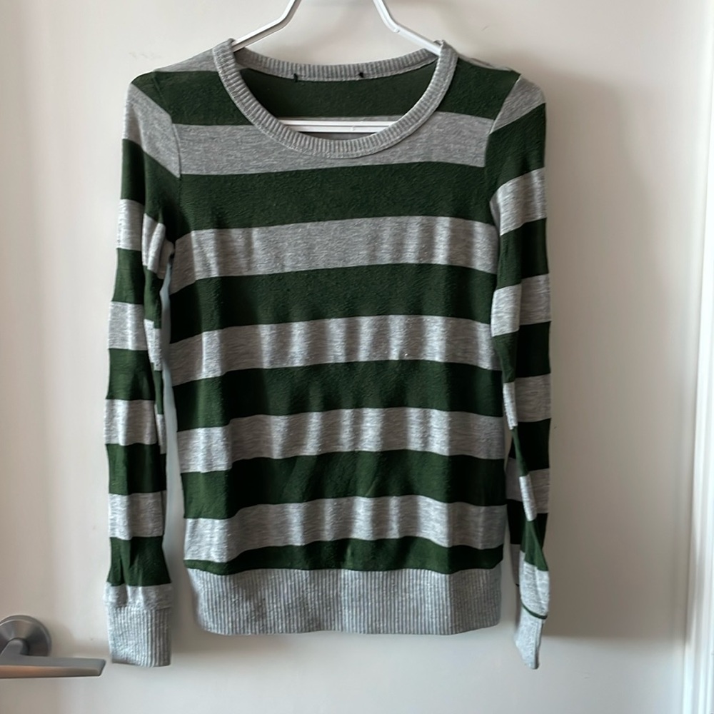 🛍3 for $25🛍 Forever 21 Green & Grey Striped Sweater